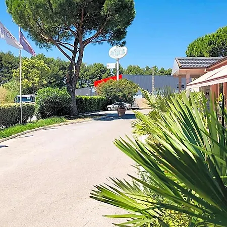 Halt - Choisissez L'hotellerie Independante فندق