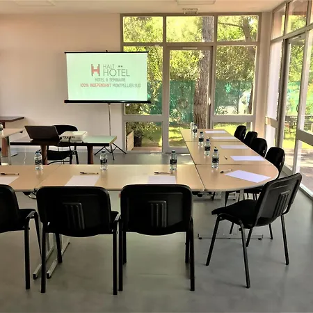 Отель Halt - Choisissez L'hotellerie Independante Лат