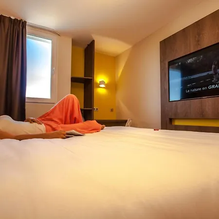 Halt - Choisissez L'hotellerie Independante 2* Лат