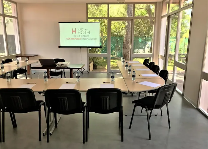 Отель Halt - Choisissez L'hotellerie Independante Лат