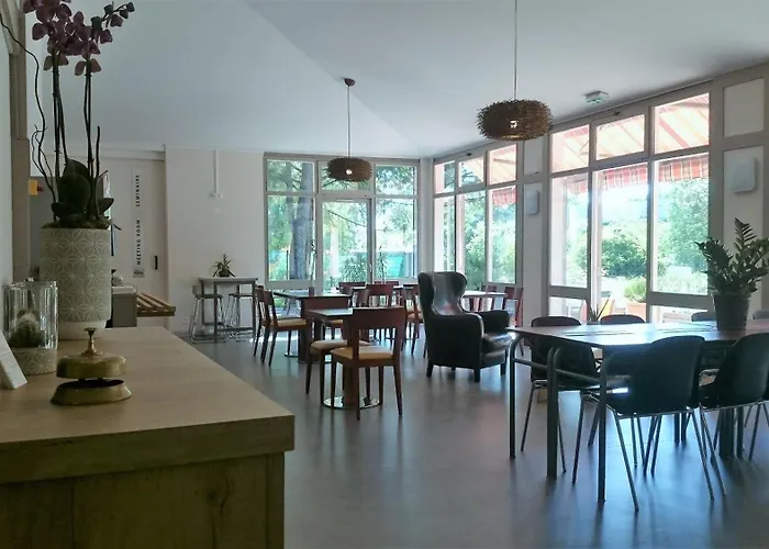 Отель Halt - Choisissez L'hotellerie Independante 2*