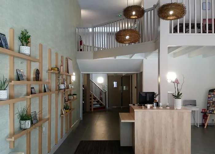 Отель Halt - Choisissez L'hotellerie Independante 2*