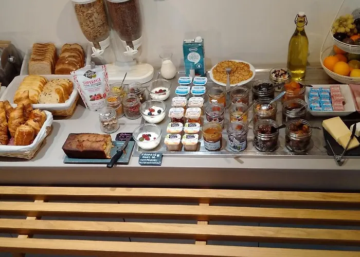 Halt - Choisissez L'hotellerie Independante Отель Лат