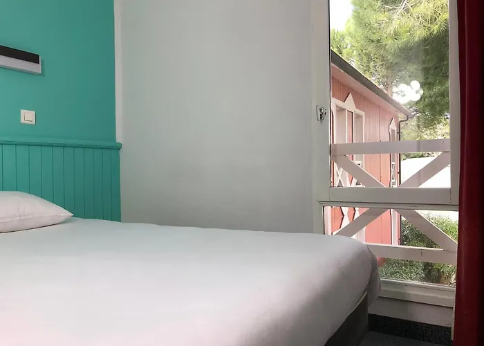 Отель Halt - Choisissez L'hotellerie Independante Лат