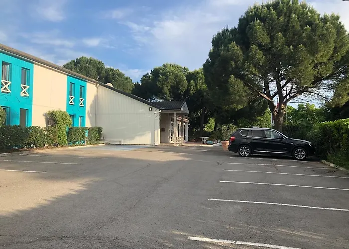 Halt - Choisissez L'hotellerie Independante 2*